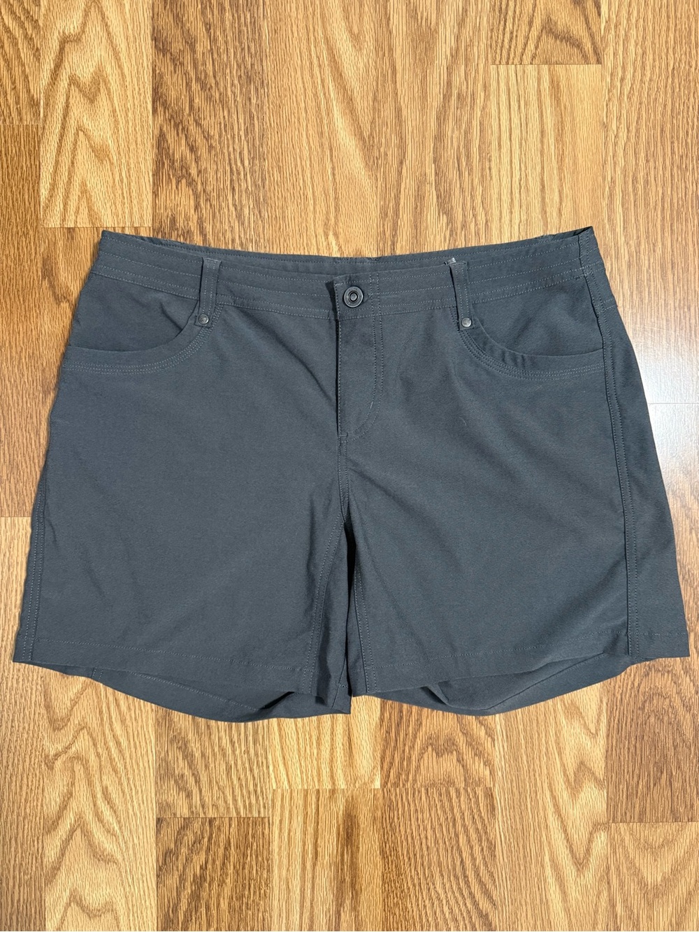 KUHL Charcoal Gray active shorts size 14